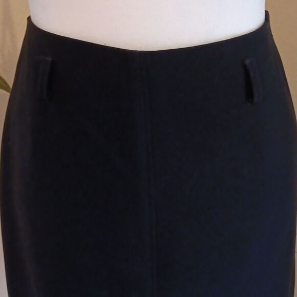 Jones New York Crepe Skirt - Picture 2 of 7